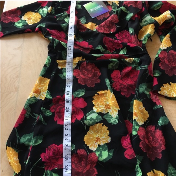 Missguided Floral Wrap Tea Dress🌹 - Picture 6 of 8